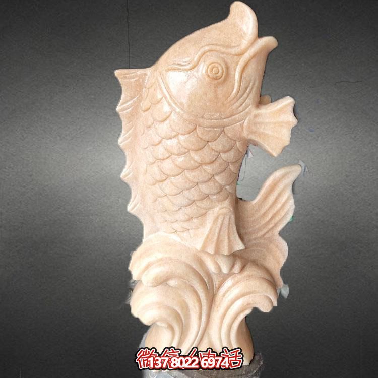 集大理石石雕、水景擺件、鯉魚雕塑于一體的精美藝術品