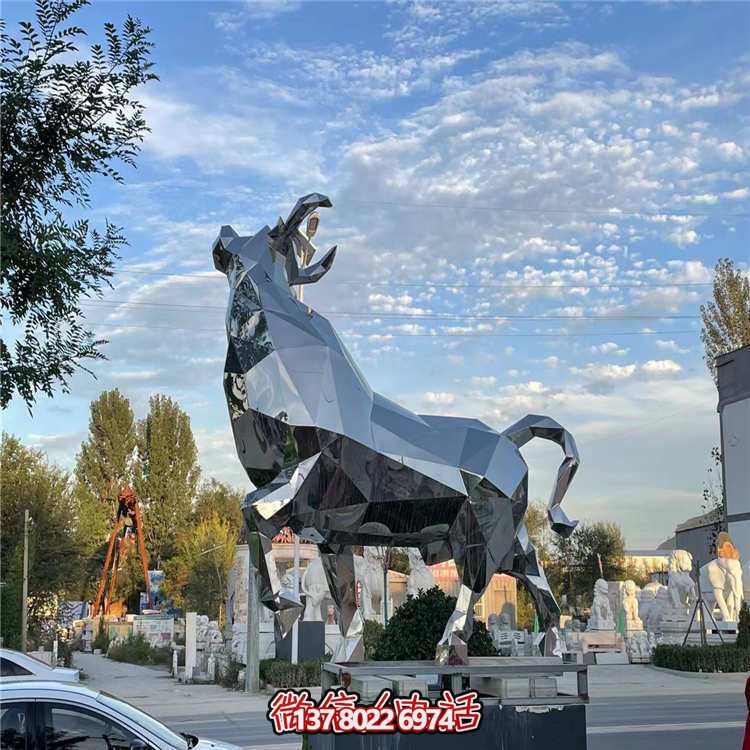 大型不銹鋼牛雕塑，拋光切面