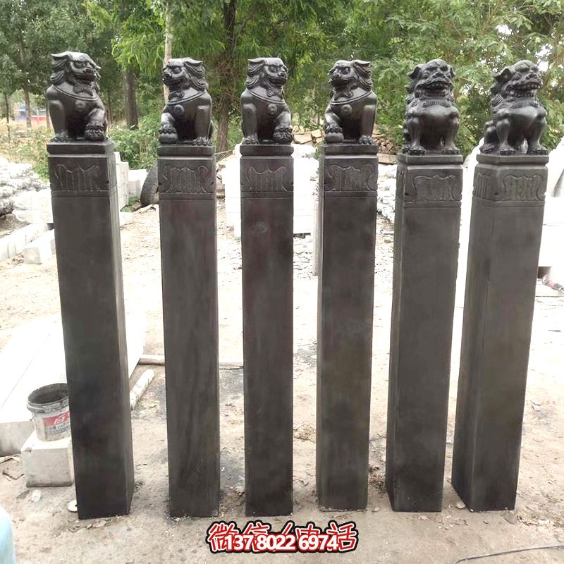 古雅青石仿古石獅子拴馬柱，點綴庭院門前