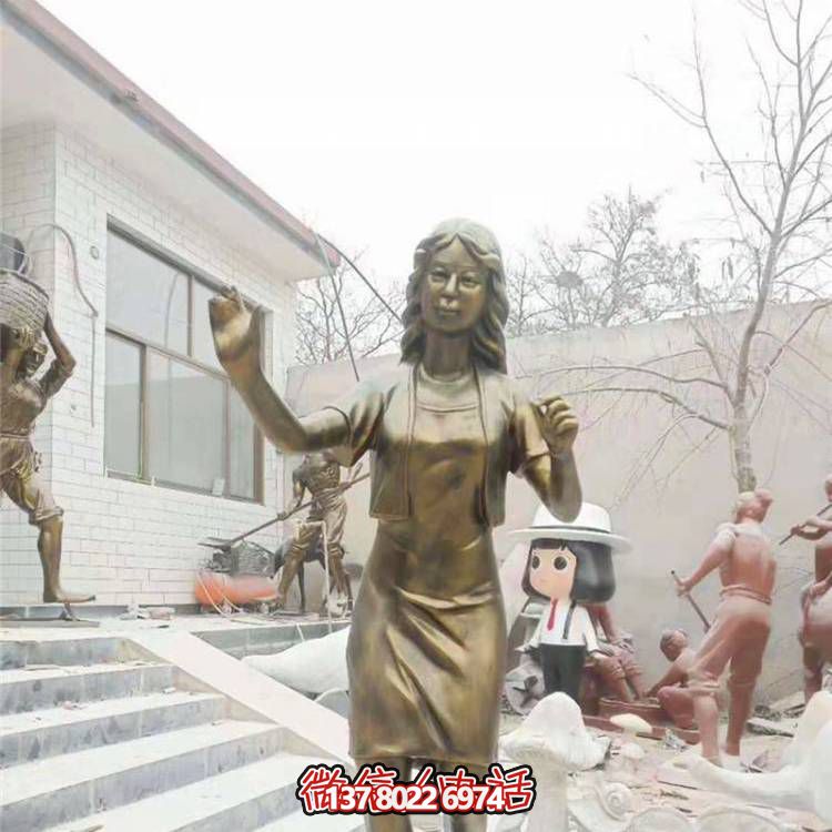 仿銅雕塑玻璃鋼抽象人物，為公園戶外裝飾