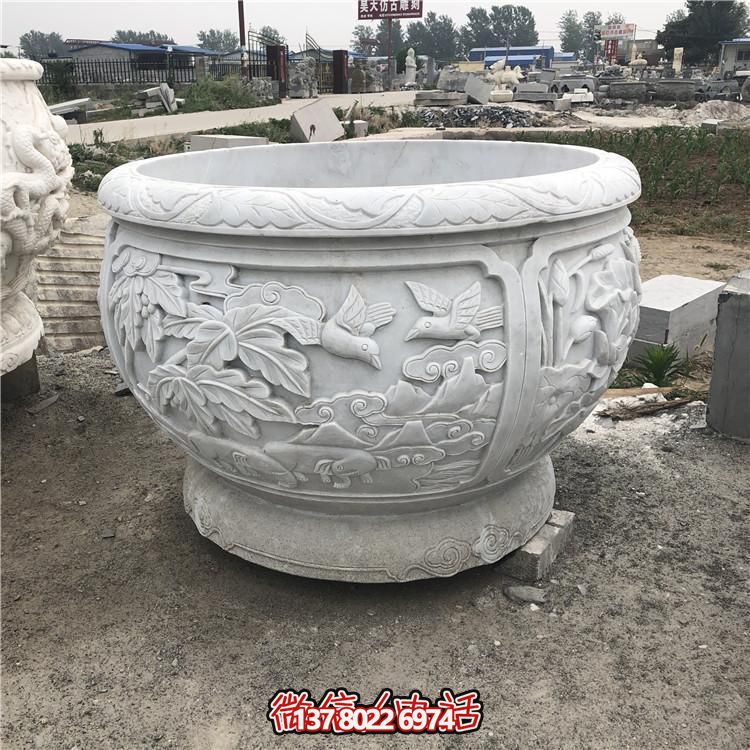 精美大型浮雕蓮花養(yǎng)魚石缸，讓你的庭院更加美麗