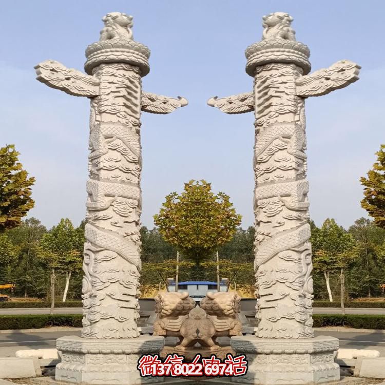 精美大理石手工雕刻龍紋華表雕塑，點綴廣場美景