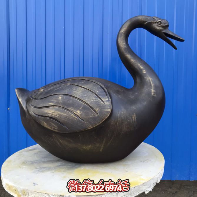 不銹鋼雕塑，休息時(shí)讓湖邊更美麗——天鵝雕塑