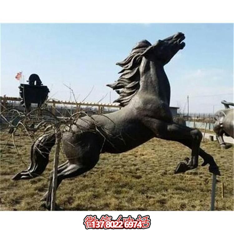 大型銅雕塑，為園林廣場擺放奔跑馬