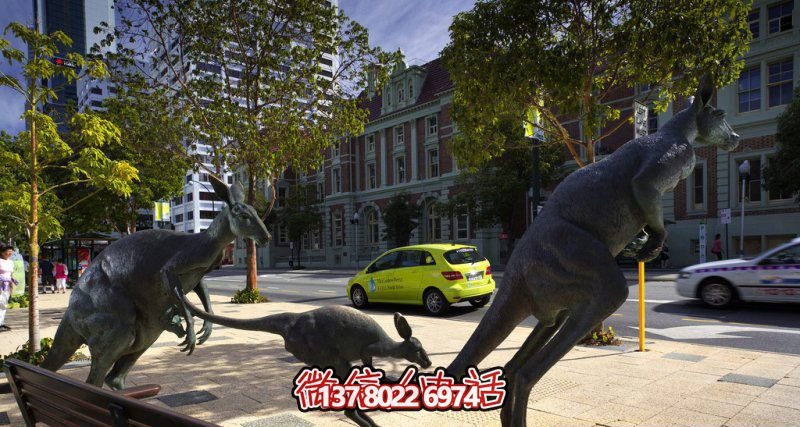 城市街道三只奔跑的玻璃鋼袋鼠雕塑 城市街道三只奔跑的玻璃鋼袋鼠雕塑