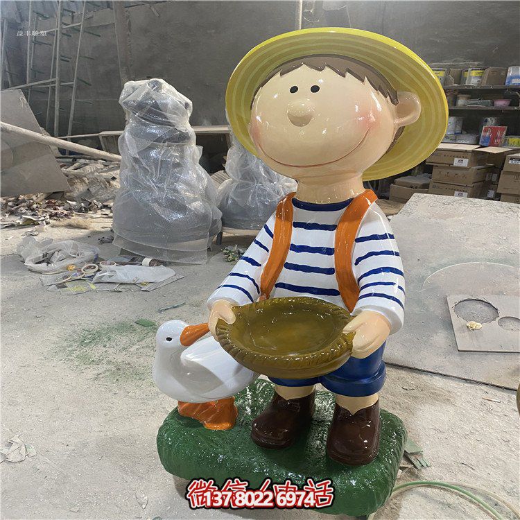 玻璃鋼卡通戶(hù)外園林美陳人物雕塑